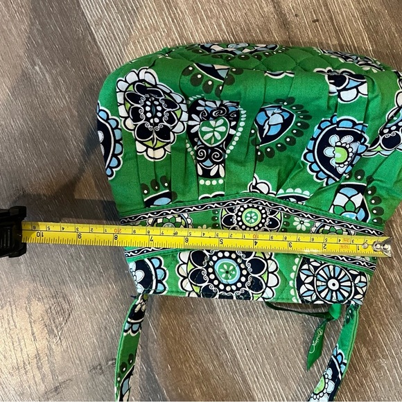 Vera Bradley Handbag Small Hannah Retired print Cupcakes Green Quilted P… - Picture 4 of 8
